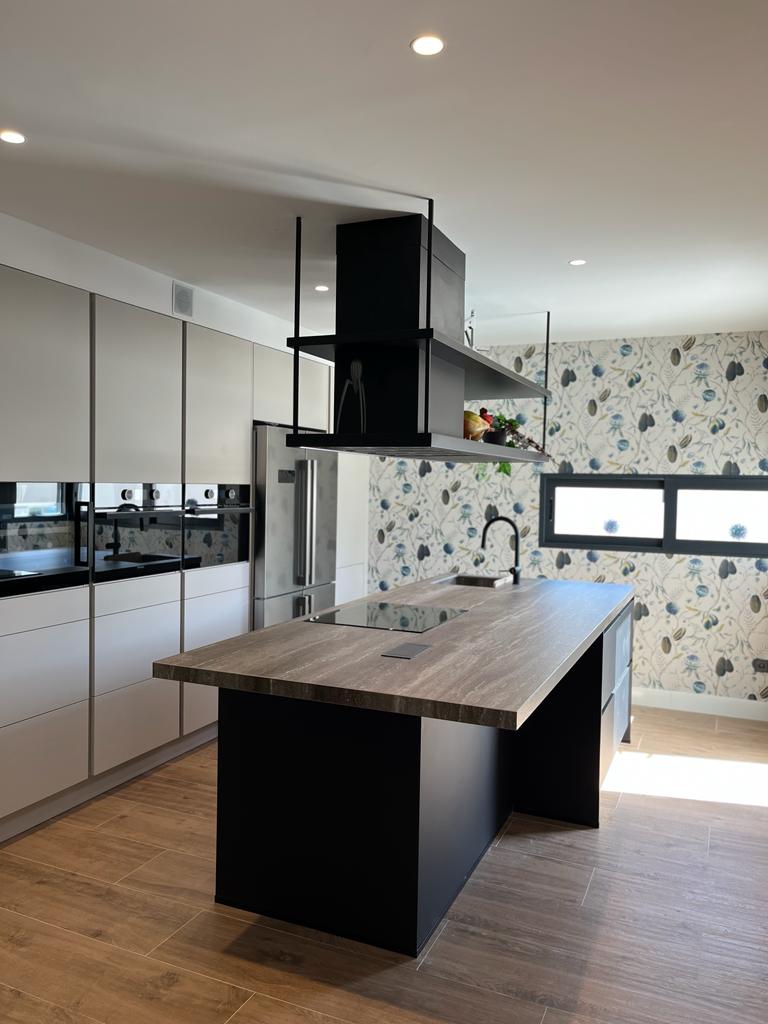 333d2b2b-08d0-450c-a1d0-8614c650a26f