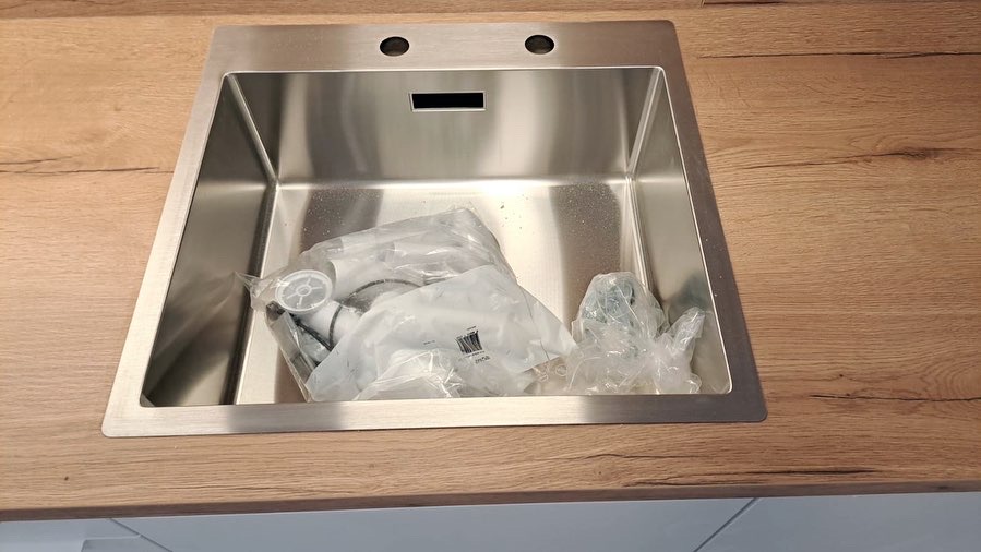 A061F6EF-6D85-469B-A8DD-C23D9867C6CB