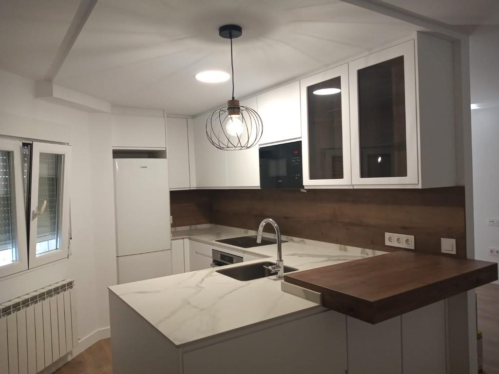 d9450093-b538-47fa-9e72-bf1a9030a9d8