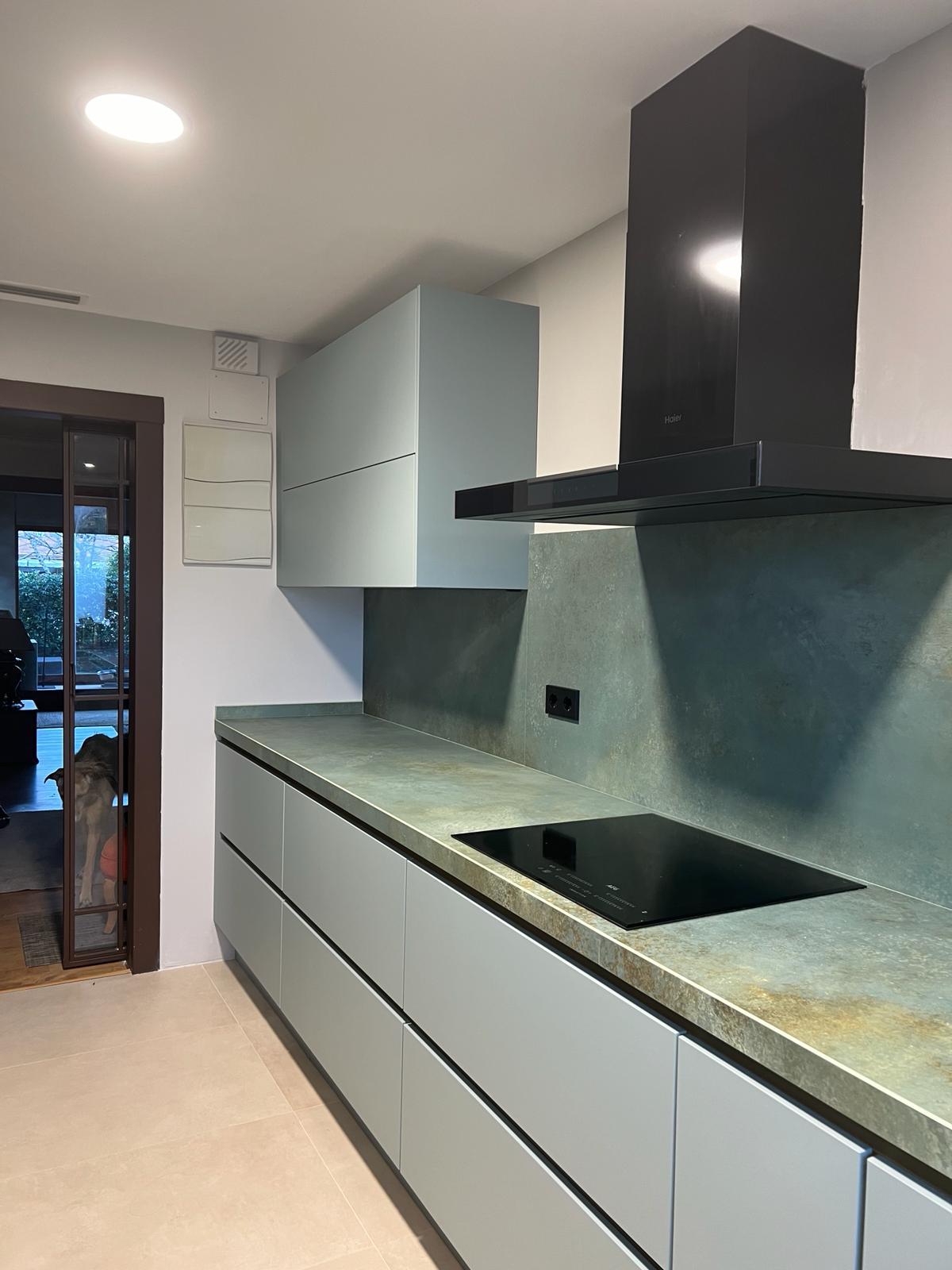 dccecf16-cbc1-48d4-b083-6870fd671baa